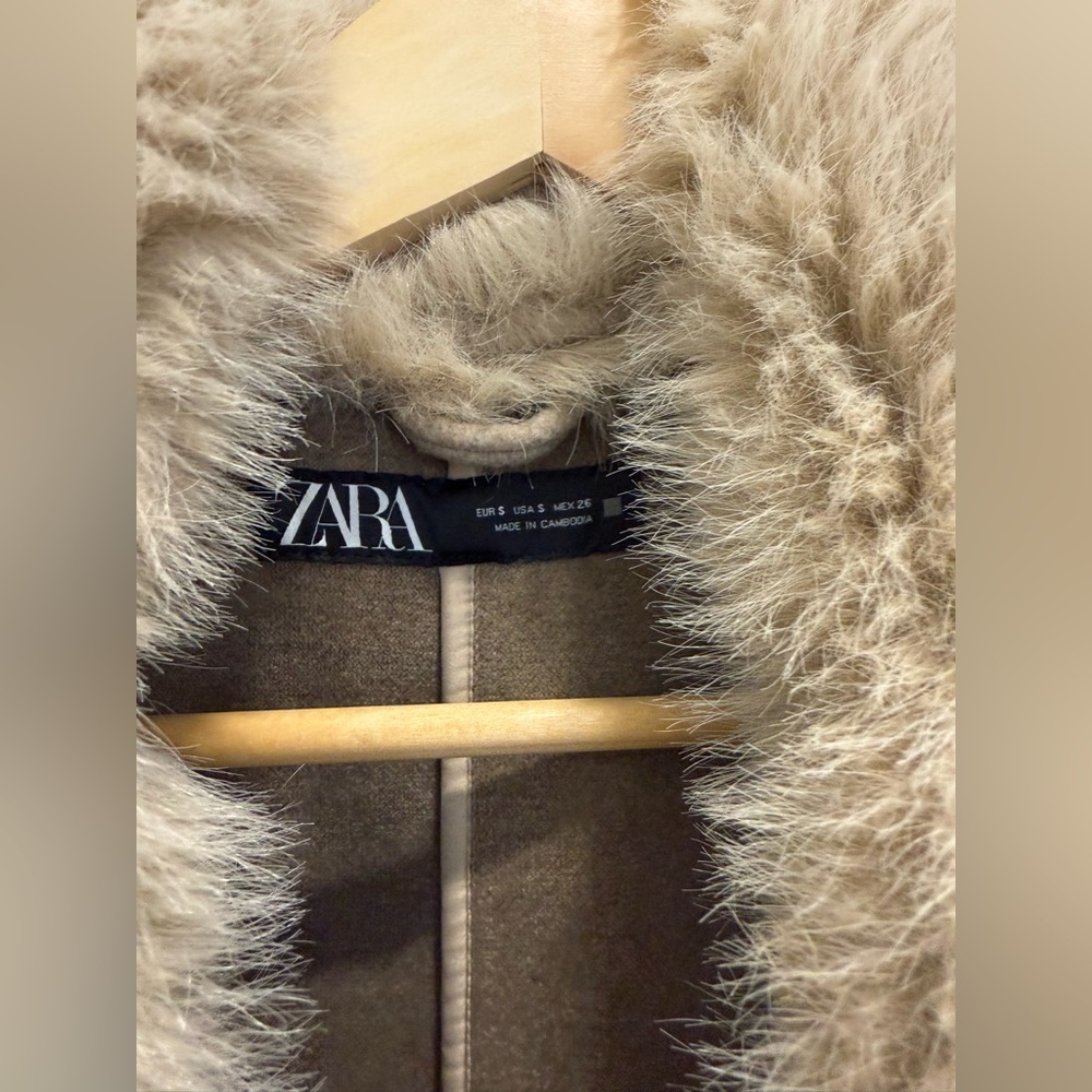 Zara Lapel collar coat with removable faux fir bloggers favorite - Picture 9 of 12